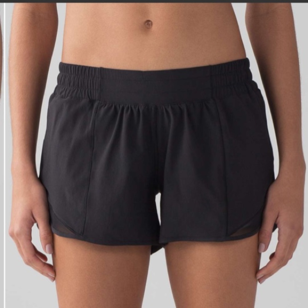 Lululemon Hotty Hot Short II (4” inseam)